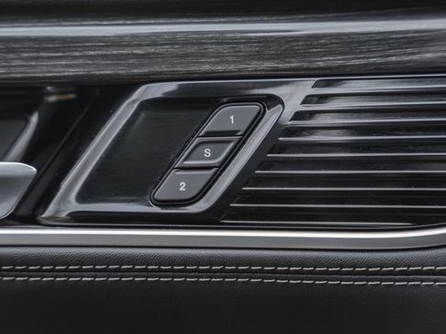 Used 2022 Jeep Wagoneer Series III w/ Premium Group I image 48