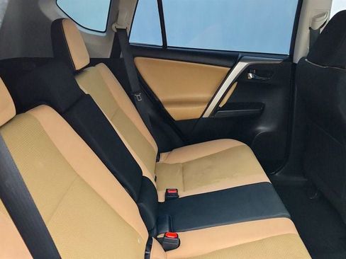 Used 2018 Toyota RAV4 XLE FWD image 21