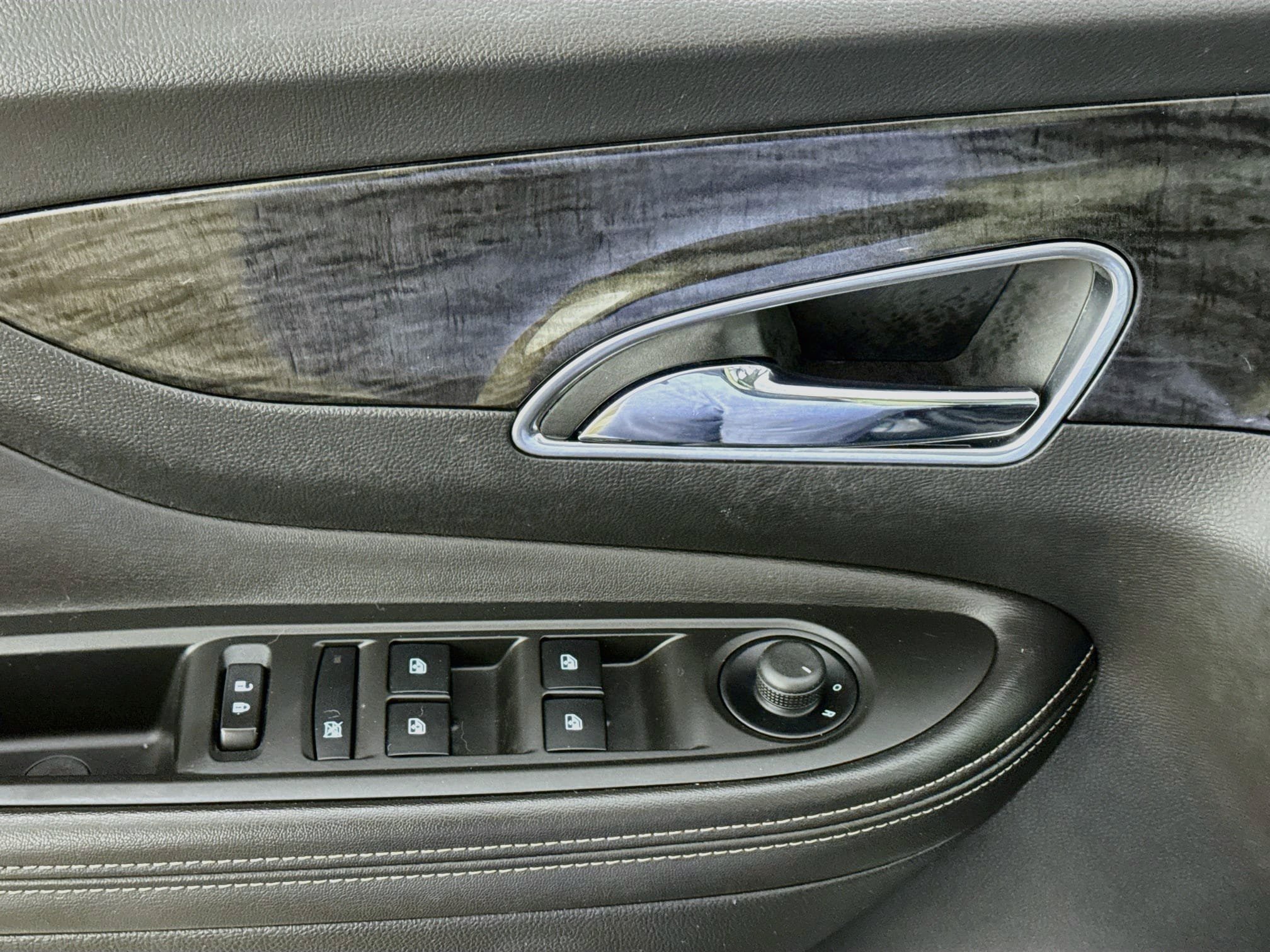 Used 2015 Buick Encore Leather AWD/4WD image 19