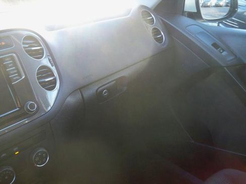 Used 2017 Volkswagen Tiguan Limited w/ Premium Package image 11