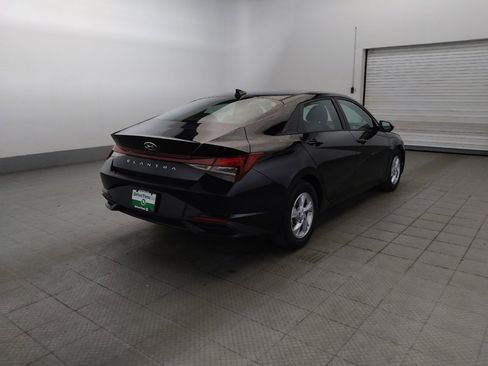 Used 2021 Hyundai Elantra SE FWD image 9