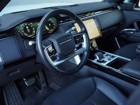 Used 2022 Land Rover Range Rover SE image 19