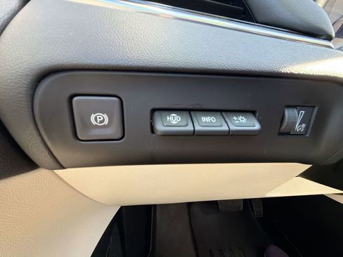 Used 2023 Buick Enclave Avenir w/ Avenir Technology Package image 19