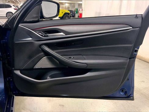 Used 2023 BMW 530e xDrive w/ Executive Package image 22