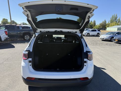 Used 2024 Jeep Compass Limited image 6