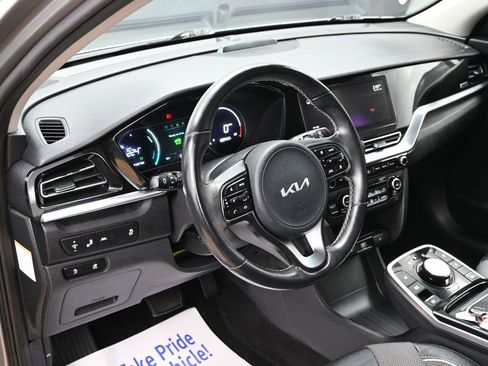Used 2022 Kia Niro EX w/ Cold Weather Package FWD image 17