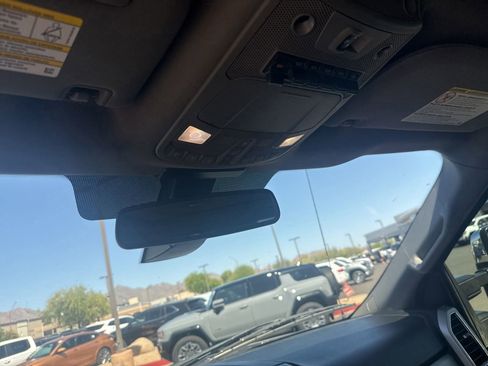 Used 2019 Ford F250 Lariat w/ Lariat Ultimate Package AWD/4WD image 31