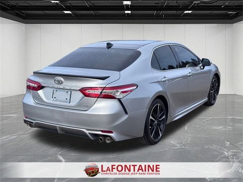 Used 2020 Toyota Camry XSE image 5