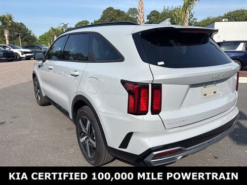 Certified 2023 Kia Sorento EX w/ Panoramic Sunroof Package FWD image 7