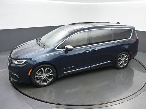 Used 2022 Chrysler Pacifica Pinnacle FWD image 40