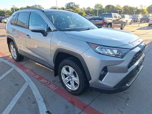 Used 2021 Toyota RAV4 XLE image 8
