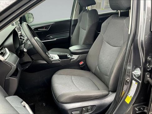 Used 2024 Toyota RAV4 XLE FWD image 20