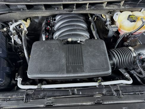 Used 2025 GMC Yukon Denali AWD/4WD image 39