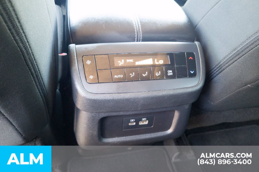 Used 2024 Nissan Pathfinder SV AWD/4WD image 23