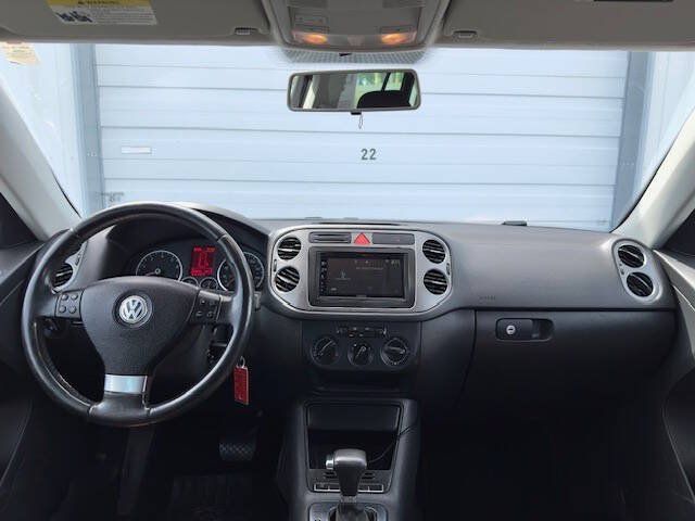 Used 2009 Volkswagen Tiguan SE AWD/4WD image 12