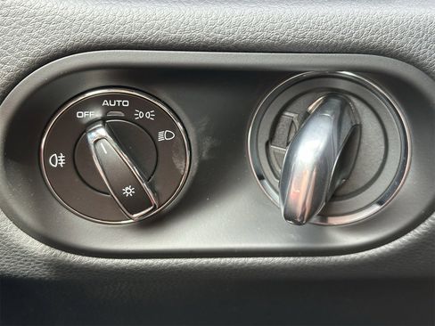 New 2025 Porsche Macan image 27