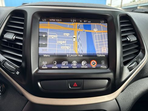 Used 2015 Jeep Cherokee Limited AWD/4WD image 19
