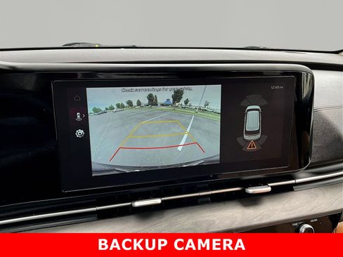 Used 2023 Kia Carnival EX FWD image 14