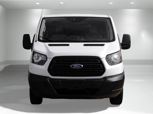 Used 2019 Ford Transit 250 130 Low Roof image 4