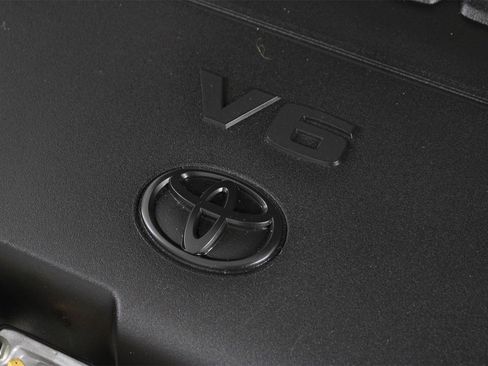 Used 2017 Toyota Avalon Touring image 24