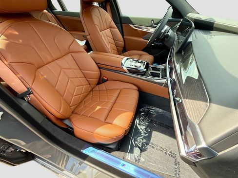 New 2026 BMW 750e xDrive AWD/4WD image 15