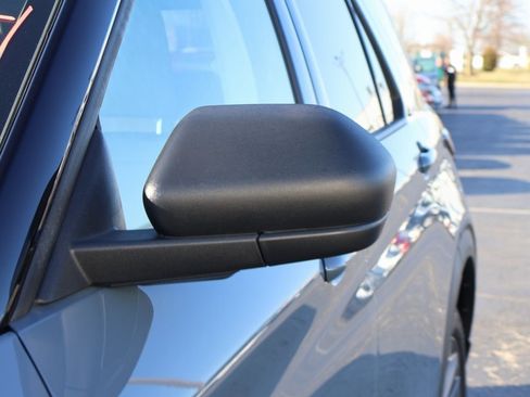 Used 2025 Ford Explorer Active w/ Active Comfort Package image 13