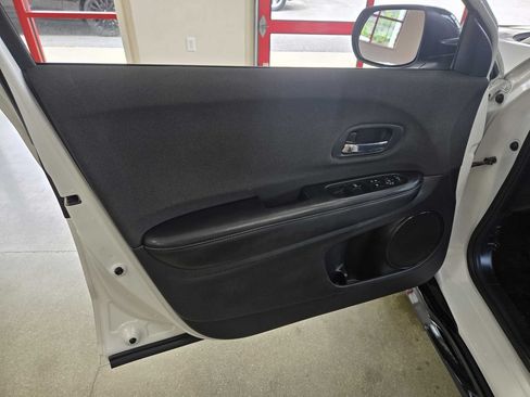Used 2022 Honda HR-V Sport image 11