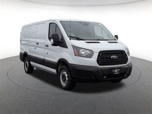 Used 2019 Ford Transit 250 130 Low Roof image 3