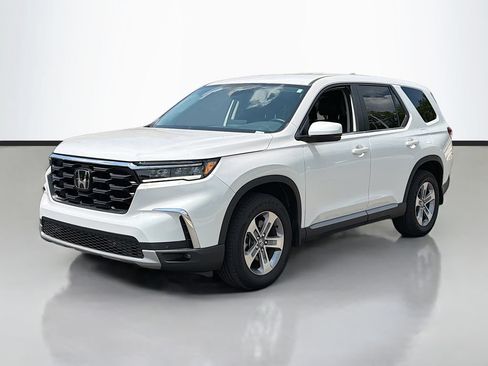 Used 2025 Honda Pilot EX-L image 2