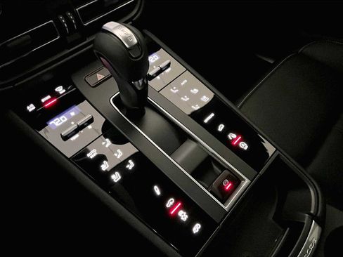 New 2026 Porsche Macan S image 18