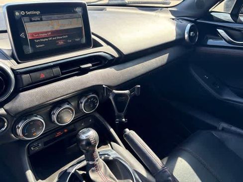 Used 2017 MAZDA MX-5 Miata RF Grand Touring RWD image 21