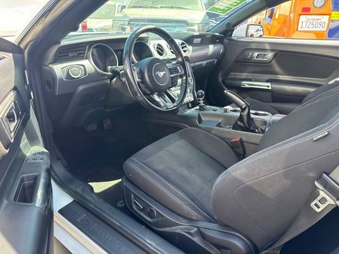 Used 2019 Ford Mustang GT RWD image 5