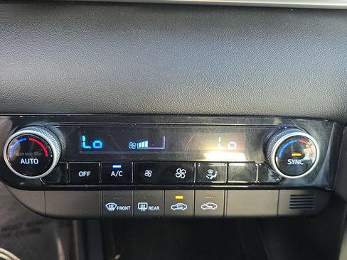 Used 2022 Hyundai Elantra SEL FWD image 23