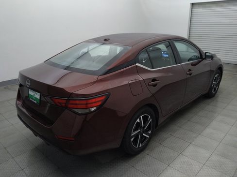 Used 2025 Nissan Sentra SV FWD image 9