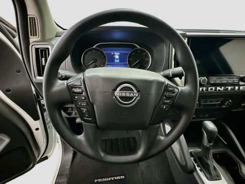 Used 2026 Nissan Frontier SV AWD/4WD image 18