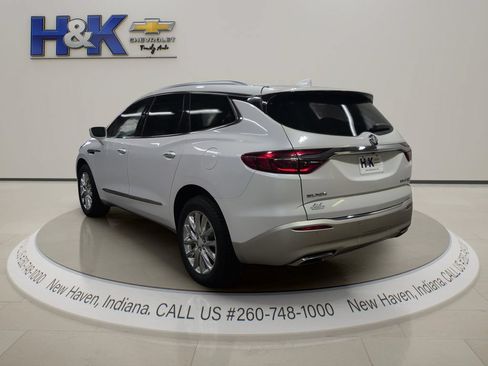 Used 2018 Buick Enclave Premium w/ Experience Buick Package AWD/4WD image 4