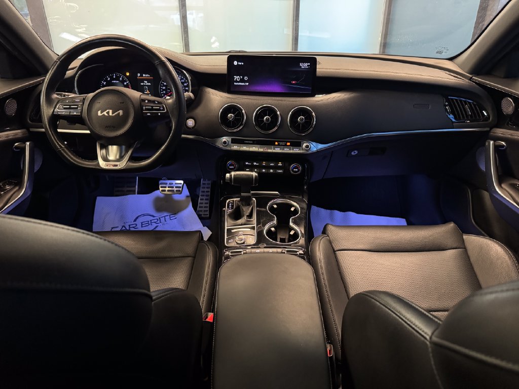Used 2022 Kia Stinger GT-Line w/ Sun & Sound Package RWD image 9