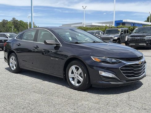 Used 2023 Chevrolet Malibu LS FWD image 9