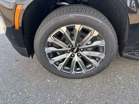 New 2026 Chevrolet Suburban High Country w/ Sun And Tow Package AWD/4WD image 10