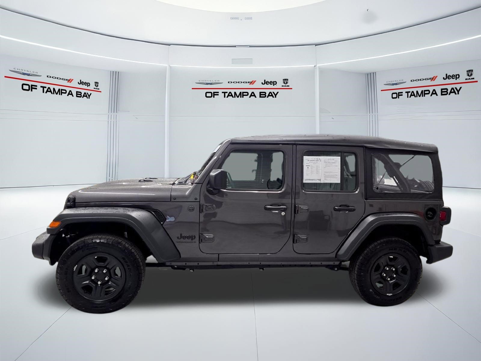 Used 2025 Jeep Wrangler Unlimited Sport AWD/4WD image 3