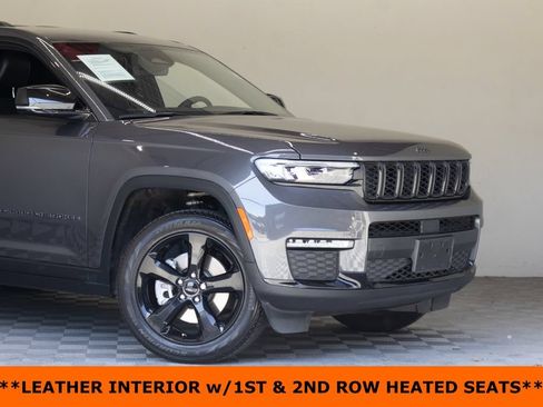 Used 2025 Jeep Grand Cherokee L Limited w/ Black Appearance Package RWD image 3
