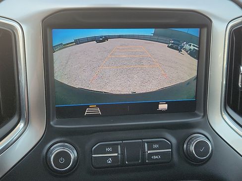 Used 2020 Chevrolet Silverado 1500 LT w/ Texas Edition AWD/4WD image 15