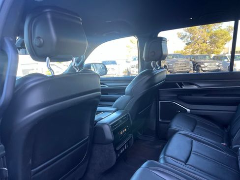 Used 2024 Jeep Wagoneer Series II w/ Flexible Seating Group AWD/4WD image 28