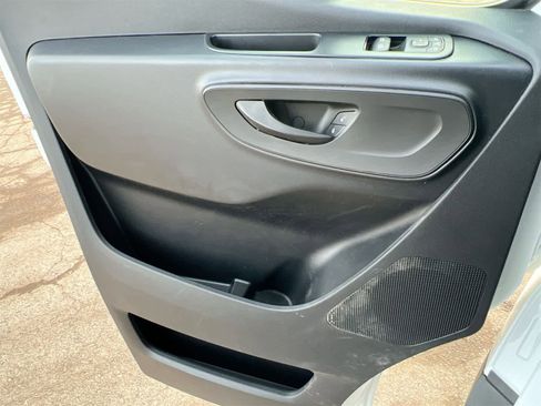 Used 2023 Mercedes-Benz Sprinter 2500 image 23