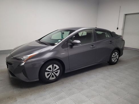 Used 2016 Toyota Prius Two FWD image 2