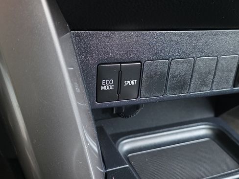 Used 2018 Toyota RAV4 XLE w/ Plus Extra Value Package image 21