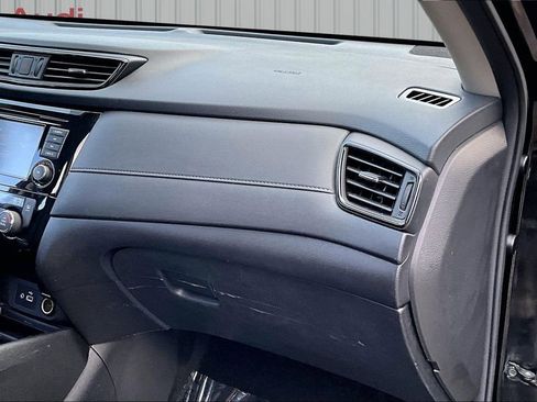 Used 2018 Nissan Rogue SV w/ Premium Package AWD/4WD image 26