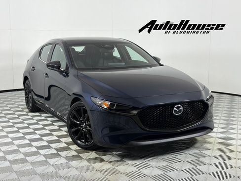Used 2024 MAZDA MAZDA3 s FWD image 1