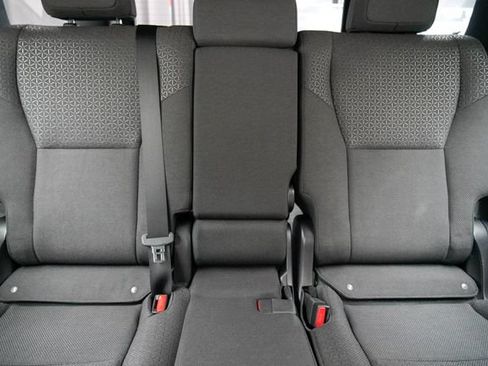 Used 2025 Toyota 4Runner SR5 AWD/4WD image 15