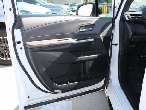 Used 2023 Toyota Sienna XSE w/ XSE Plus Package image 12